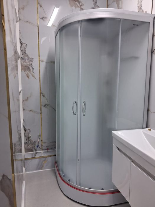 Проживал душевую кабину в идеальном состоянии