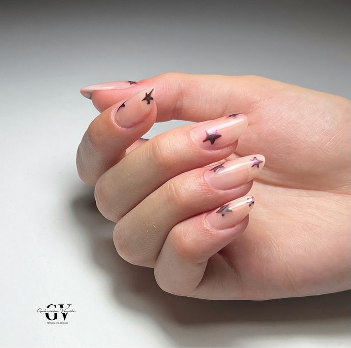 Unghii cu gel , manichiura semipermanenta, pictura personalizata