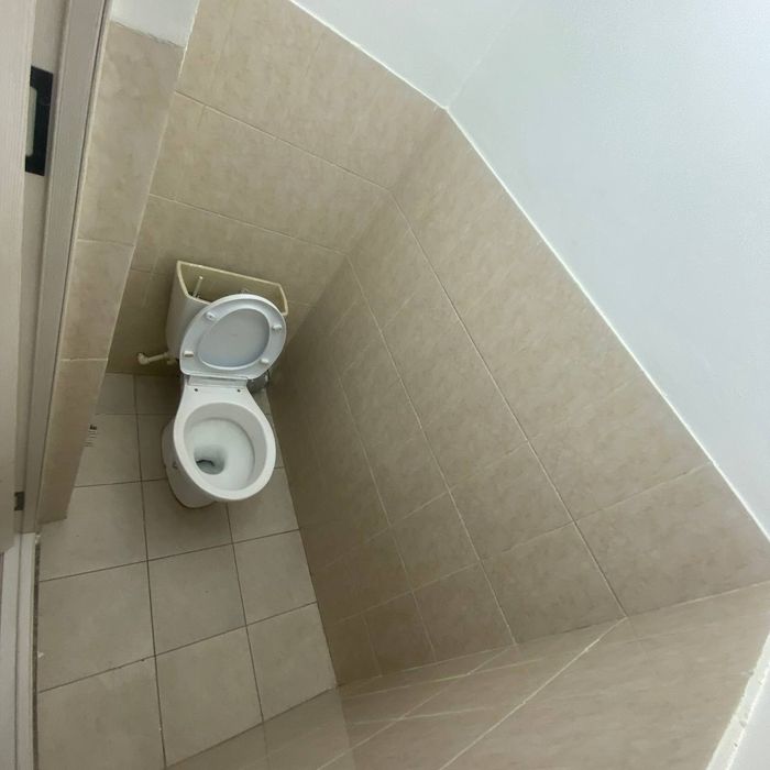 Srochna sotiladi 9 xudud 2xona 7etaj