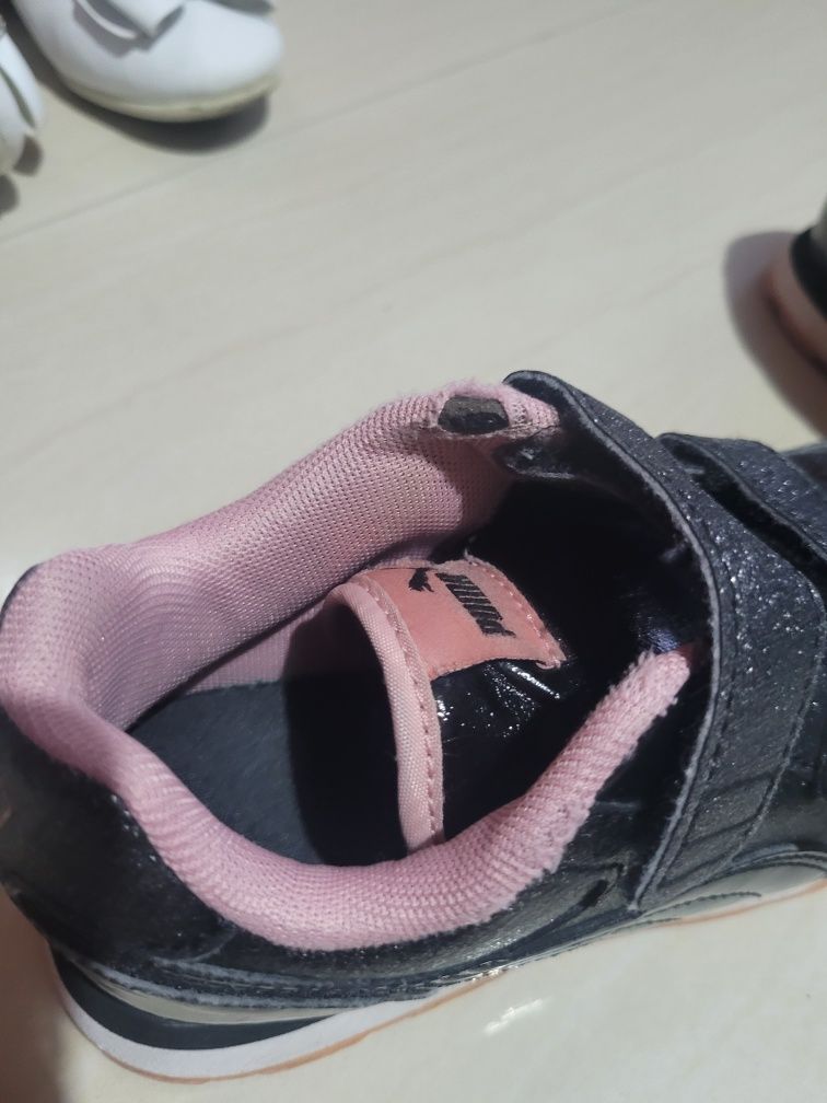 Лот маратонки Adidas и Puma 32н