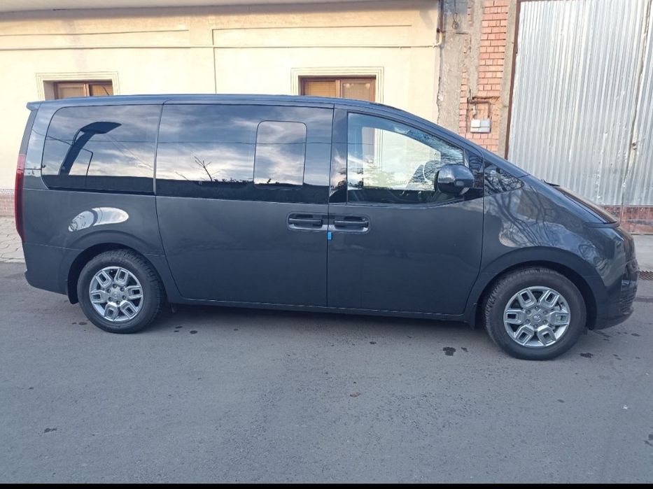 Хундай staria 2023 год