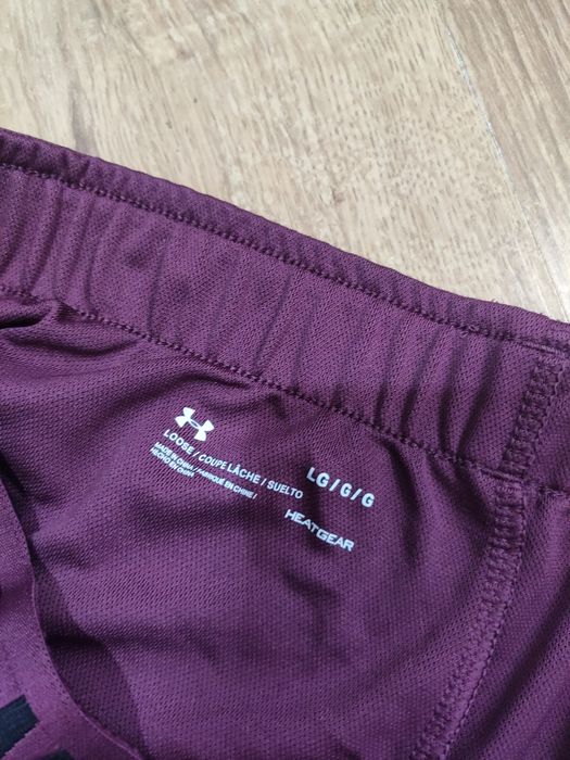 Pantaloni scurți de damă Under Armour mărimea L