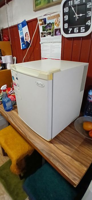 Минибар (мини хладилник) Elite EMB-40P