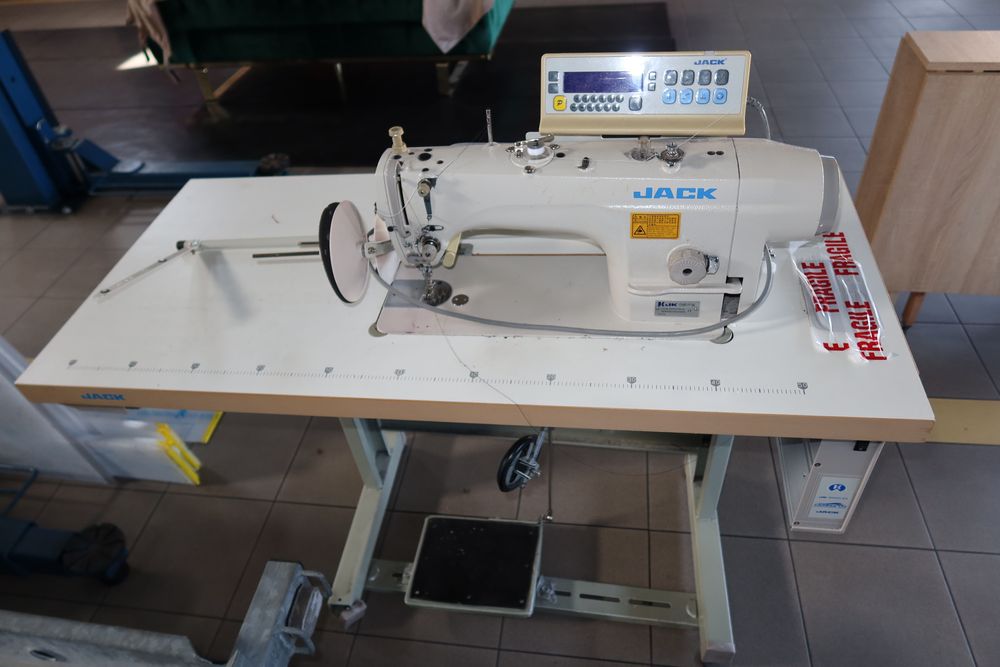 Masina liniara industriala Jack