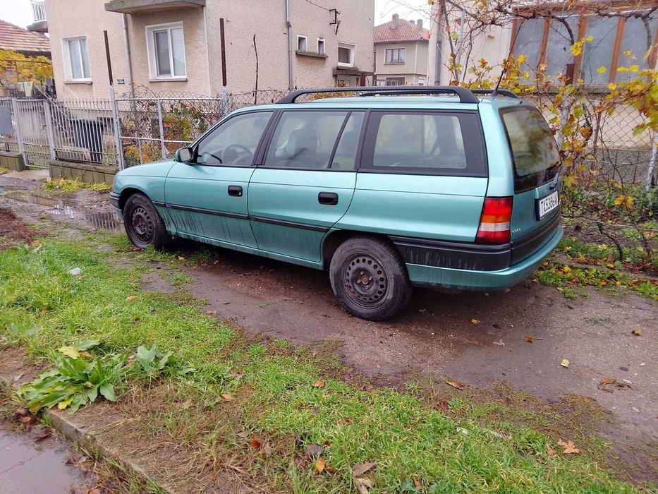Продавам лек автомобил "OPEL ASTRA".