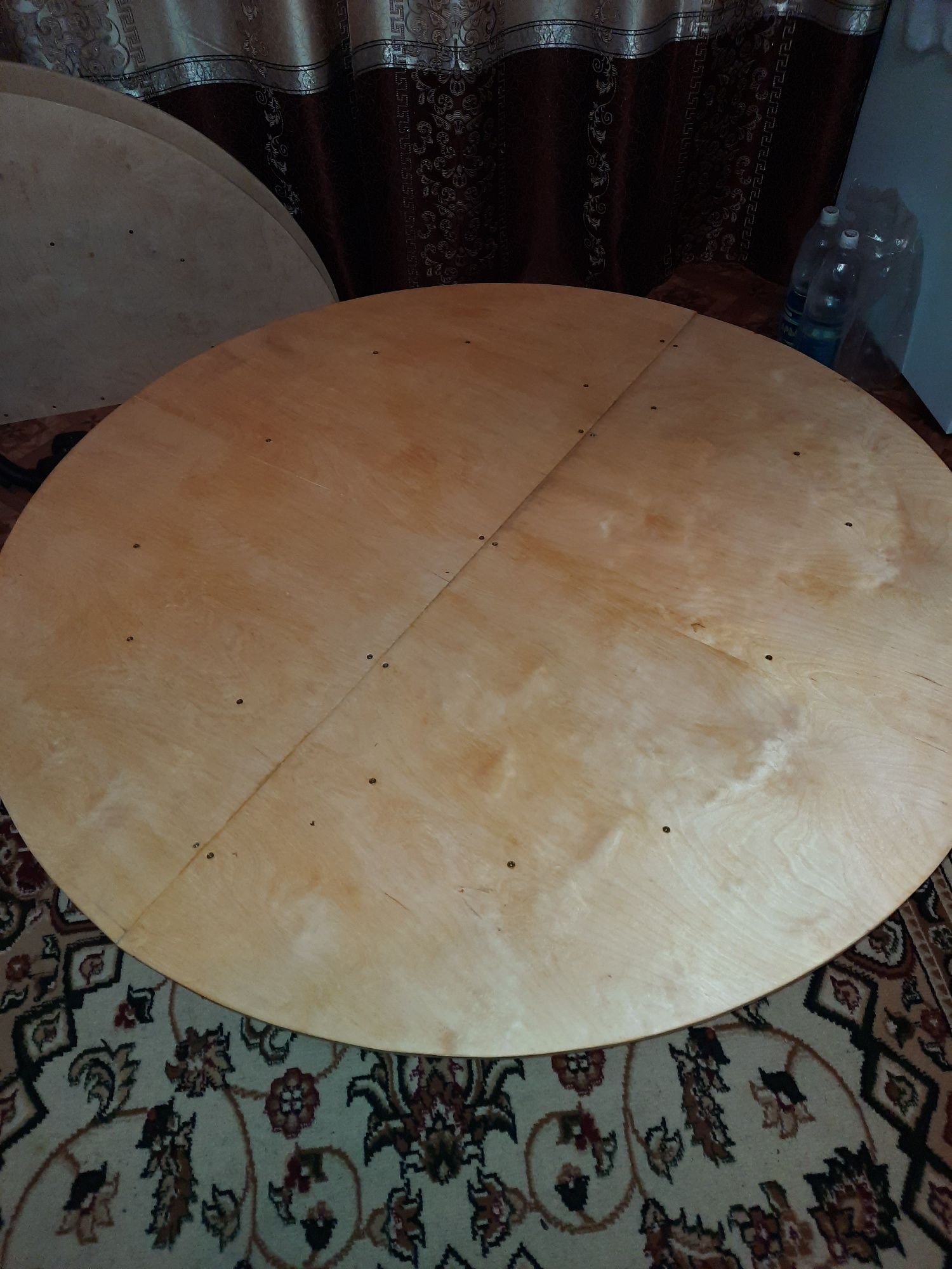 Продам казахские круглые столы