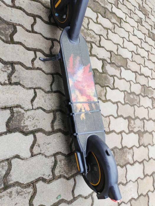 Trotineta electrica NINEBOT KickScooter MAX G30E II, 10 inch, pliabila