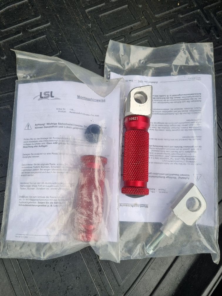 Scărițe pasager footpegs Suzuki