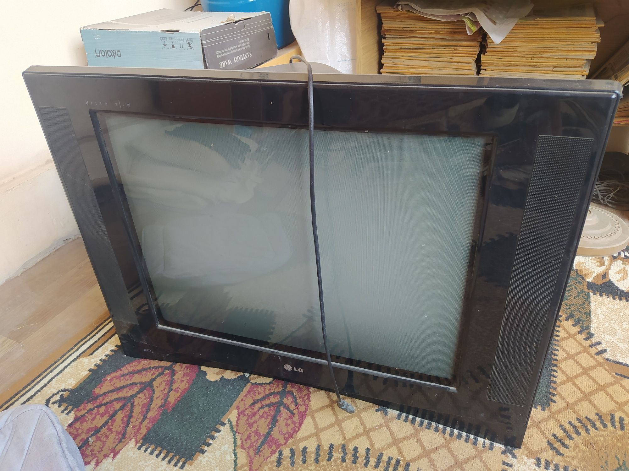 Продам телевизор LG