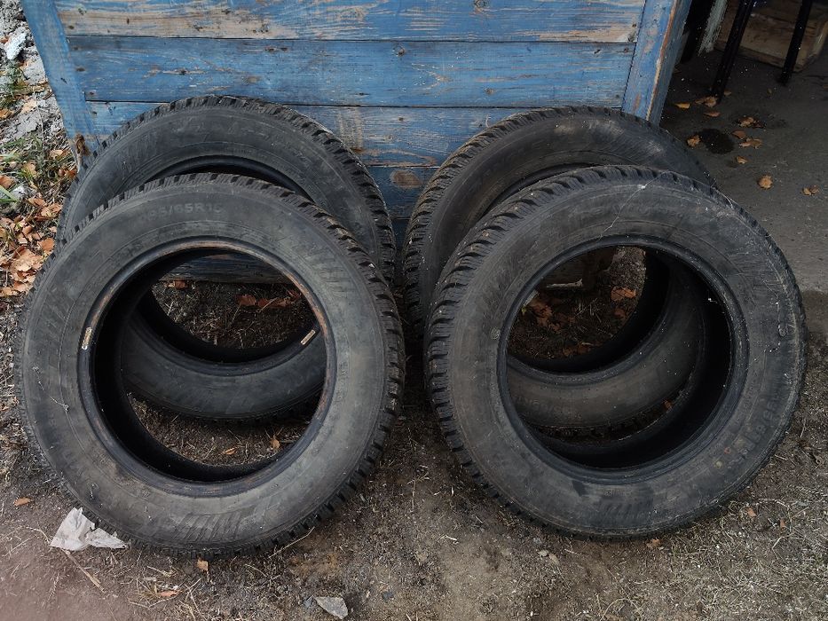 Продам комплект зимней резины