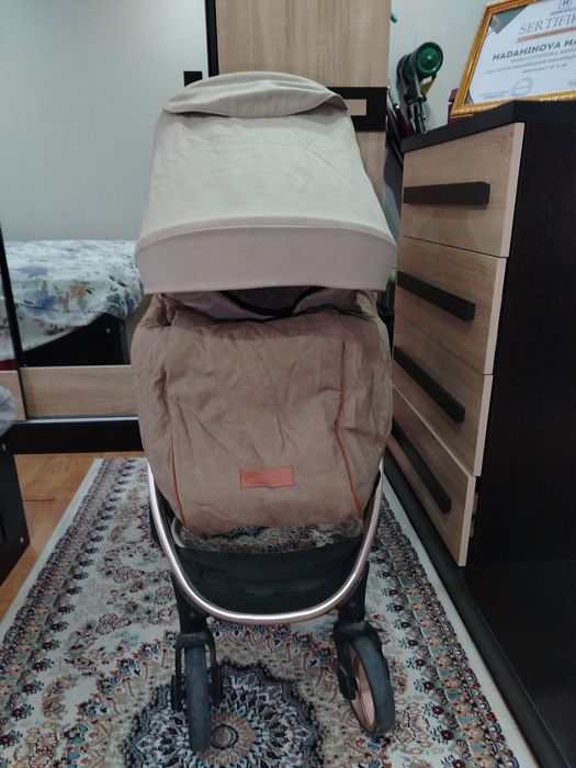 Қиш–Ёз болалар араваси. Қўшимча қишки чехол билан.  Зима лето коляска