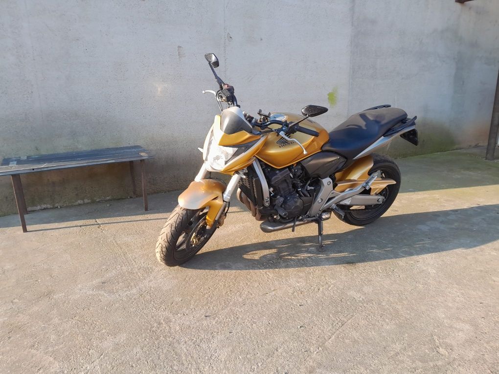 Motocicleta Monda hornet