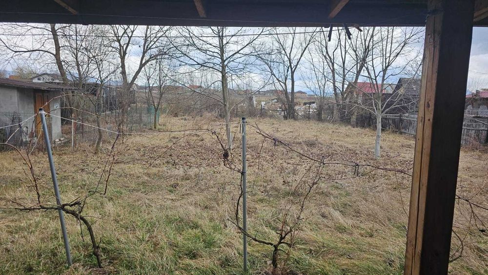 Ofer spre inchiriere casa in Sanpetru , curte ,gradina si garaj