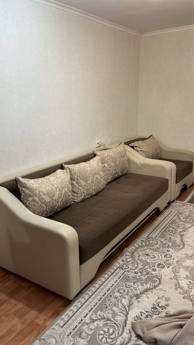 Диван с креслом