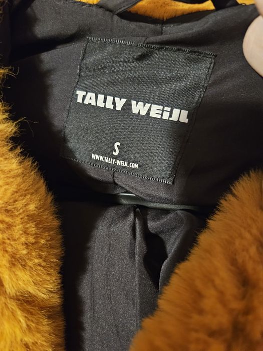 Пухено жълто палто Tally Weijl
