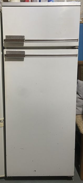 Холодильник двухкамерный