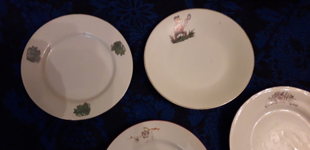 Чинии за хранене и комплекти