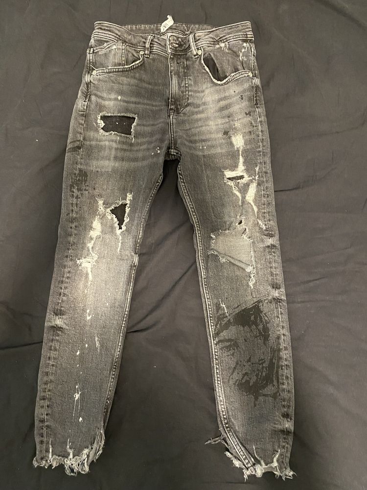 vand blugi de la zara 80 lei barbati