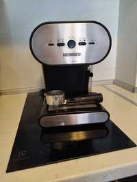 Кафе машина за еспресо Hainner Soft Cream HEM 250