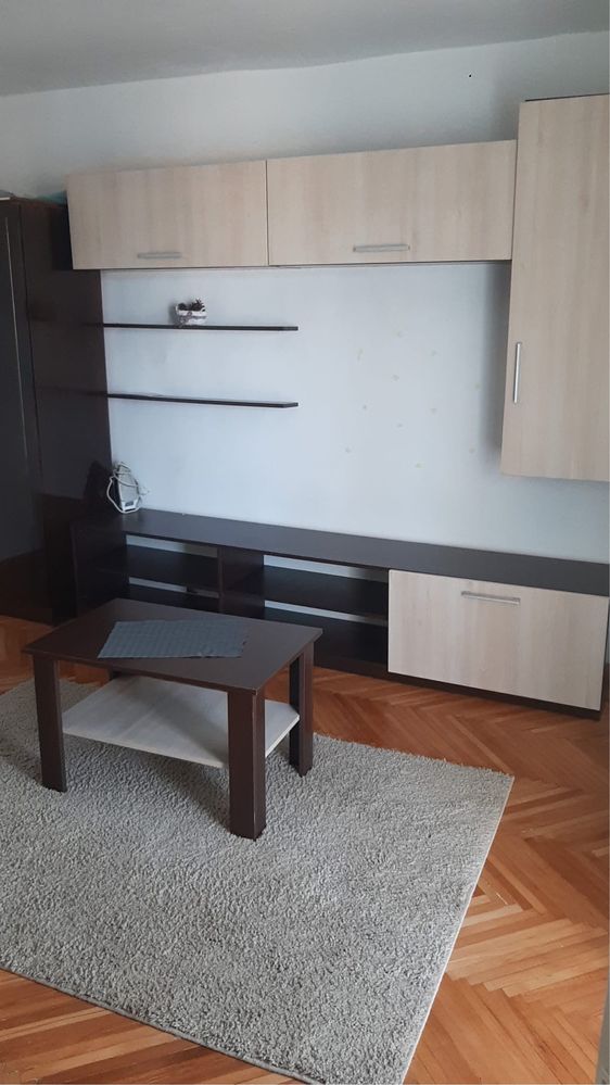 Închiriez garsonieră