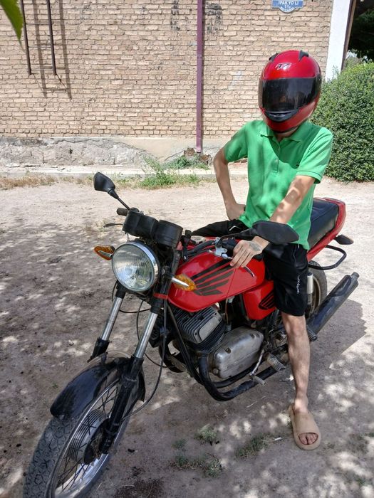 Мотоцикл Jawa в хорошем состоянии