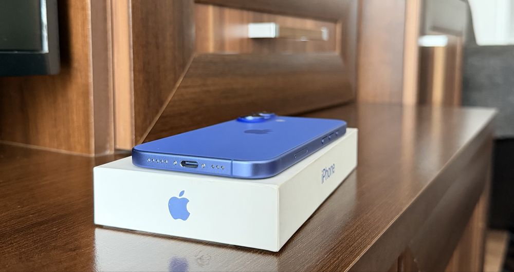 iPhone 16 512 gb cu 75 cicluri de incarcare