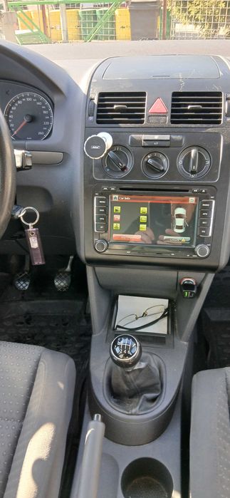 Vw Touran, 1.9 tdi, an 2006,carte service