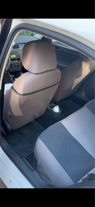 Vand skoda rapid ,motor 1.2 benzina anul de fabricatie 2013,km 43000