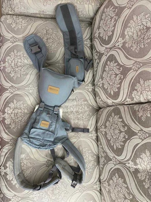Vând marsupiu bebe, cu scaun detasabil