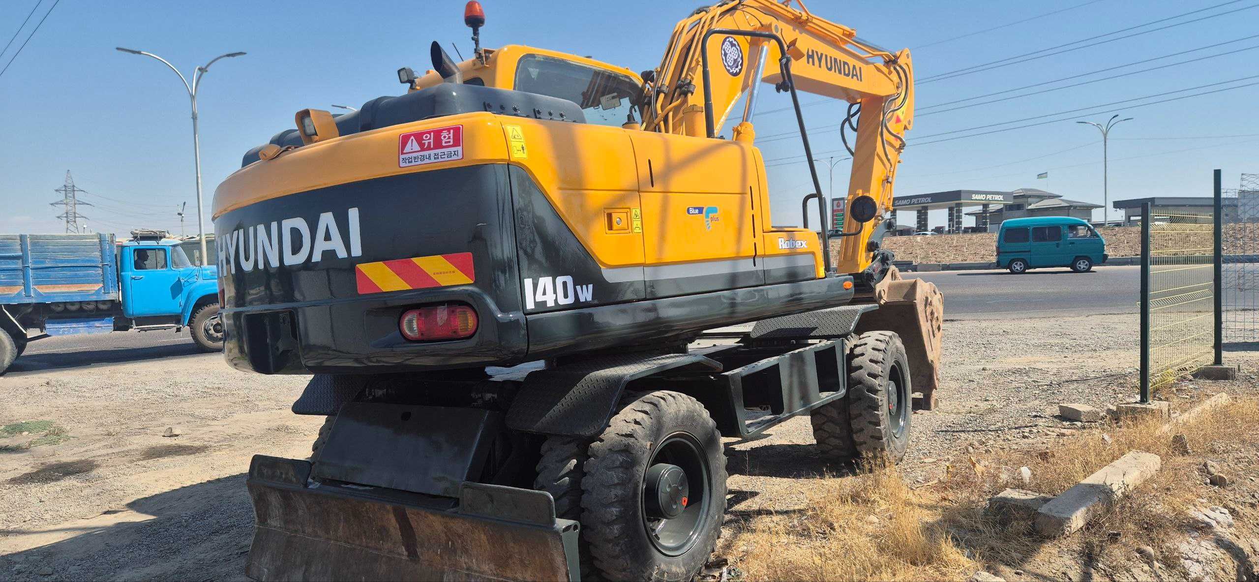 Экскаватор HYUNDAI ROBEX 140W