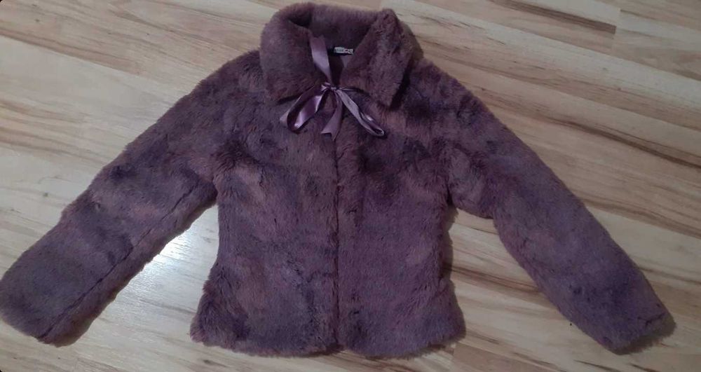 Blanita eleganta si finuța pt dama,mar.S,purtata o singura data