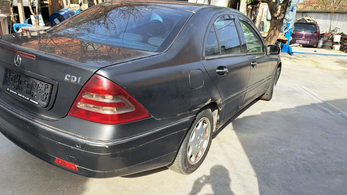 Mercedes w203 C220  143k.c