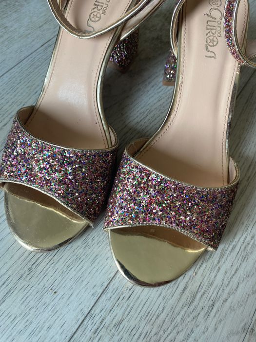 Sandale ocazie paiete