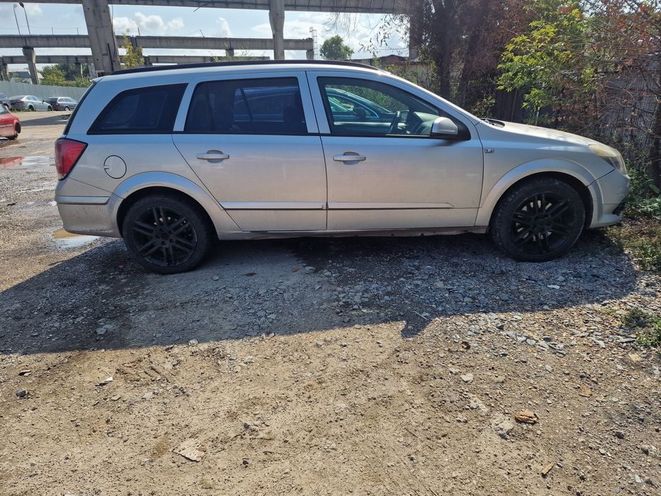 Vând accesorii Astra H 1.9 120 CP