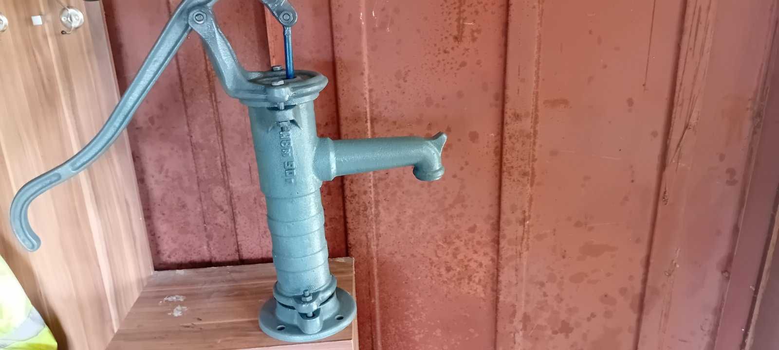 Нова  българска  ръчна водна помпа