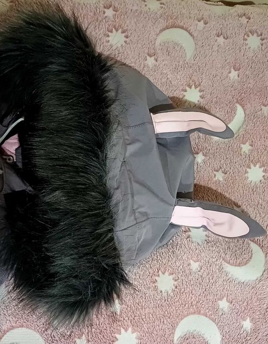 Детски снежен костюм Hop the Bunny на марката Roarsome