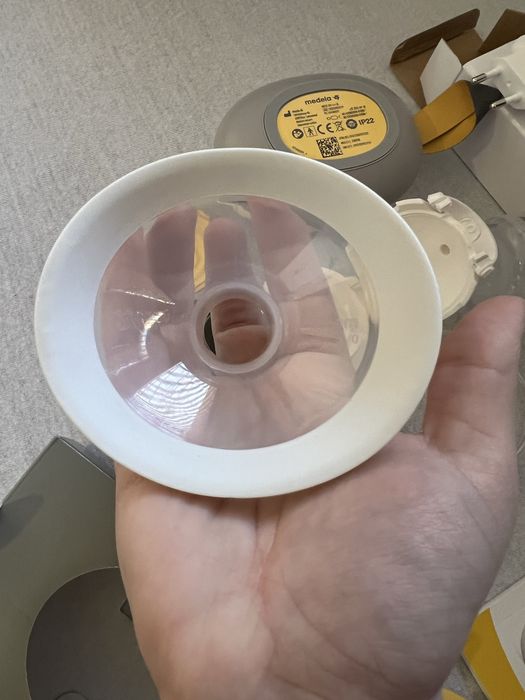 Medela Единична двуфазна електрическа помпа за кърма Solo+