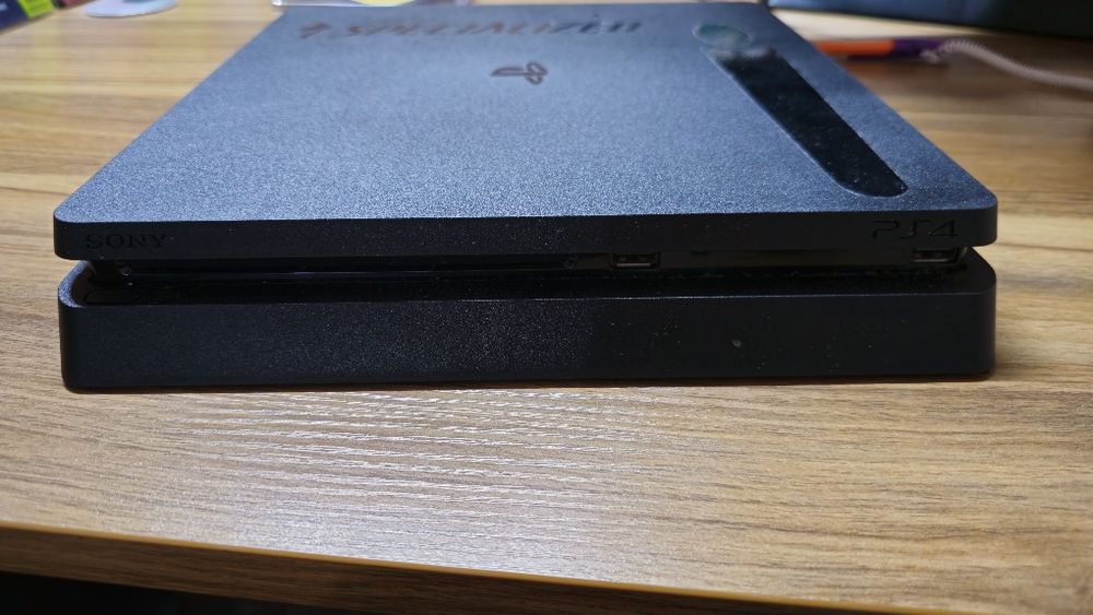 Плейстейшън 4 слим 500гб PLAYSTATION 4 500GB