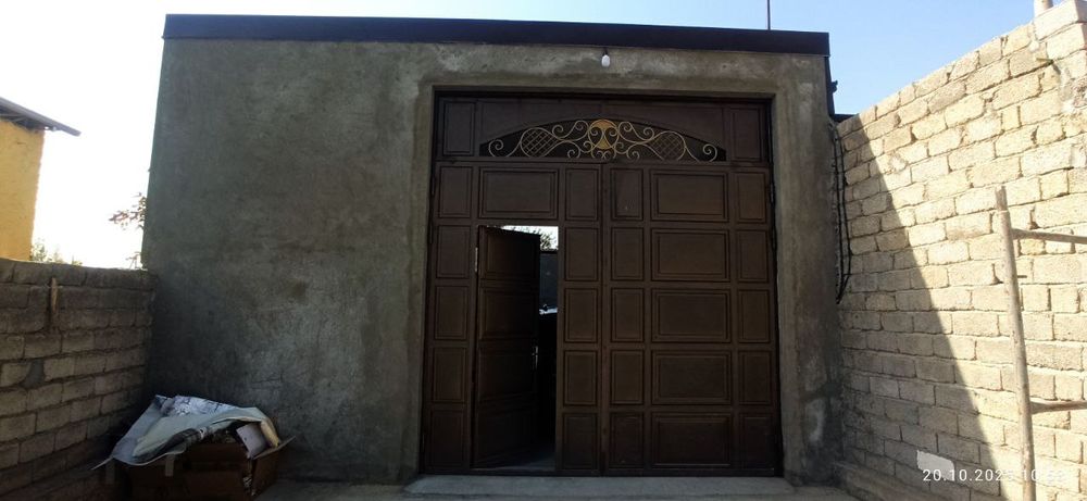 Uy sotiladi 5 xonali 6 sotihli hovli