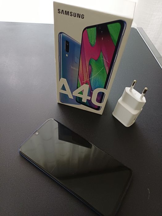 телефон Samsung A40