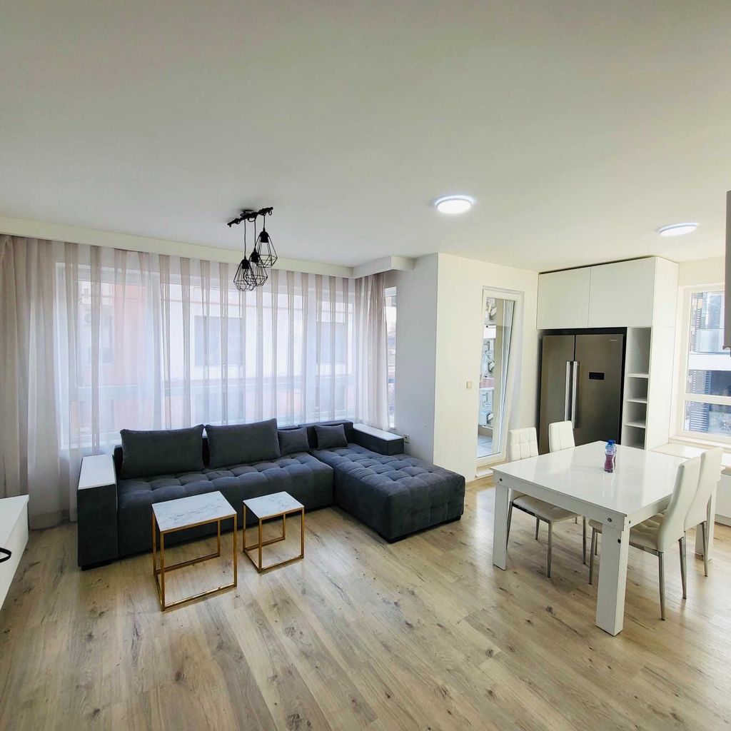Дава се под наем Тристаен апартамент в София, Дървеница - 106 кв.м за 970 € - Снимка #1