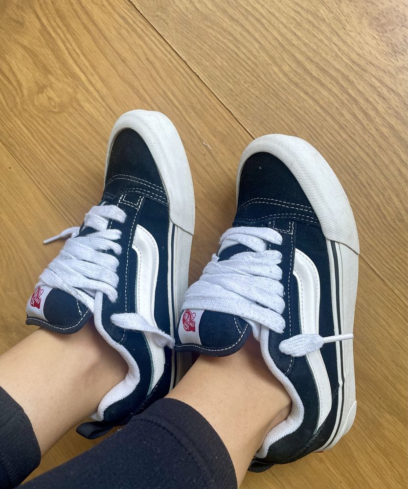 Кецове Vans knu skool