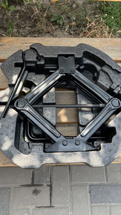 Домкрат в наборе