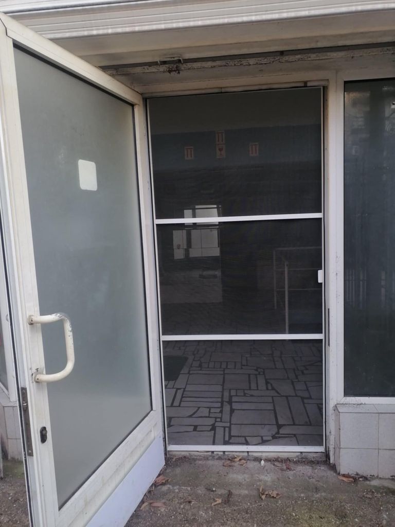 Дава се под наем Гараж / Паркомясто в Велико Търново, Промишлена зона - Запад - 123581 кв.м за 112.2 € - Снимка #2