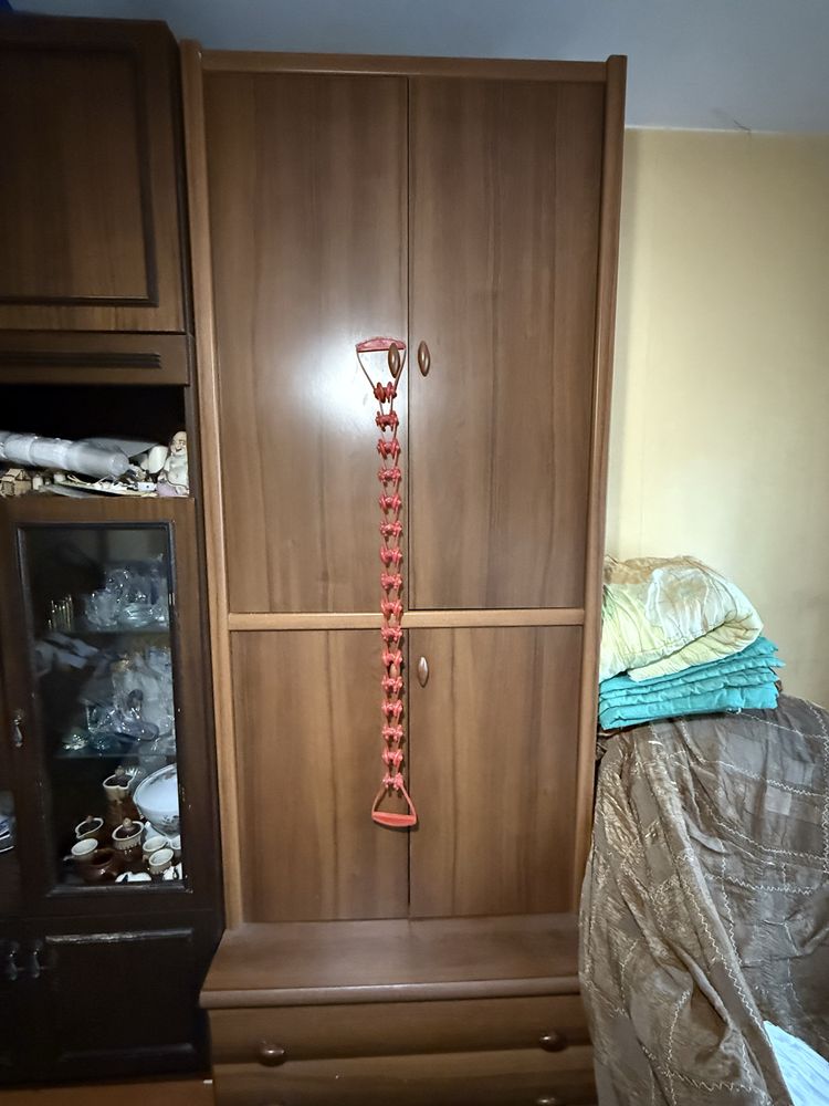 Продам два шкафа