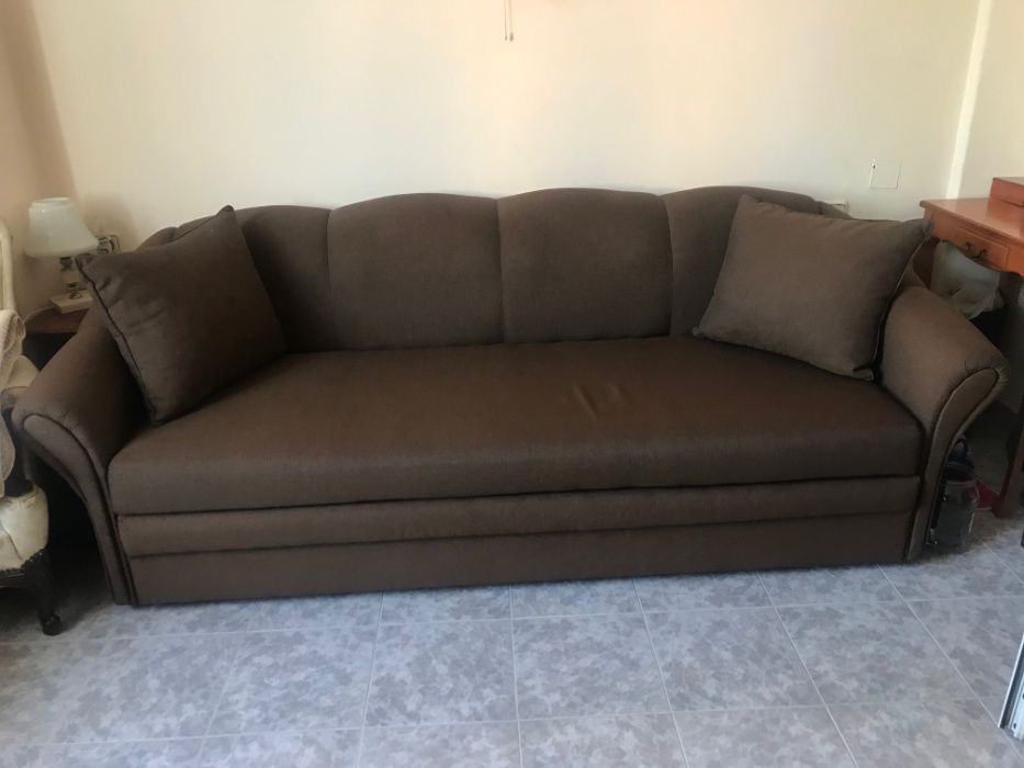 Продавам нова изключително качествена и красива диван -спалня