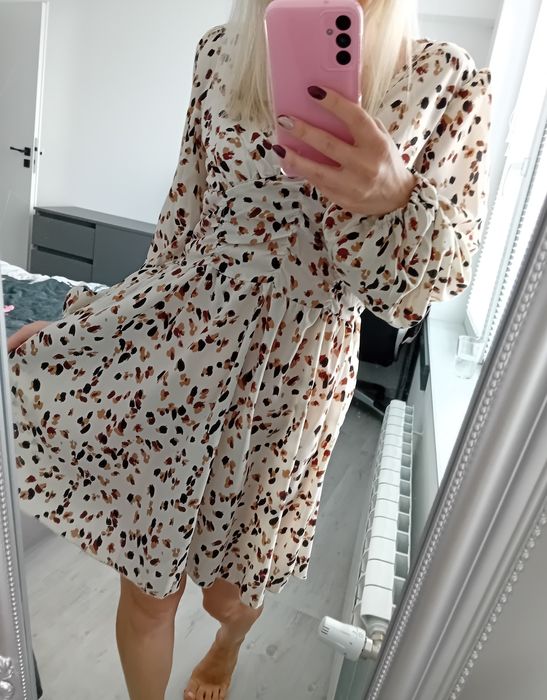 Рокля с висока талия размер М