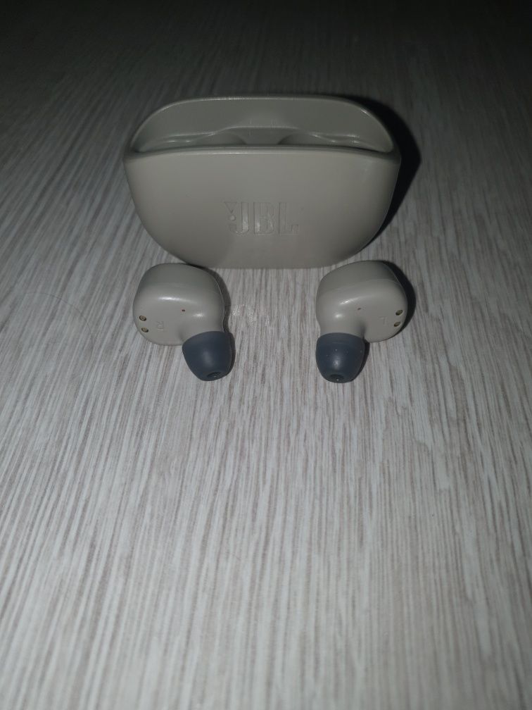 De vânzare casti JBL WAVE 100 TWS