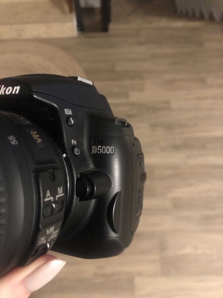 Nikon D5000 DSLR Camera cu Nikon 18-55mm F3.5-5.6 AF-P