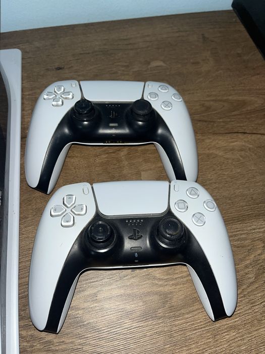 Ps5 + 2 controllere